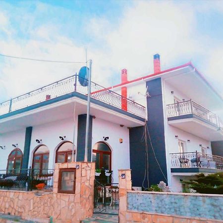 Villa Camellia Vrasná Esterno foto