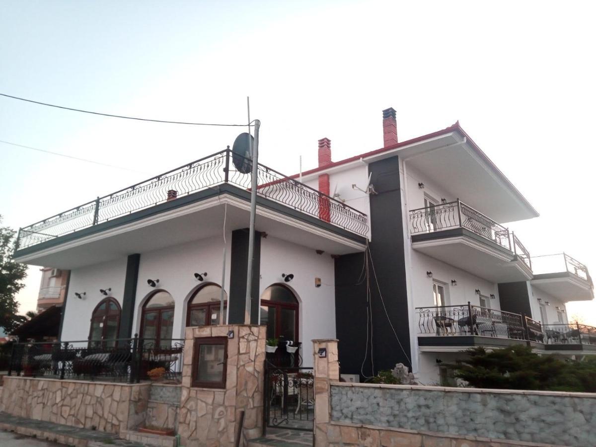 Villa Camellia Vrasná Esterno foto