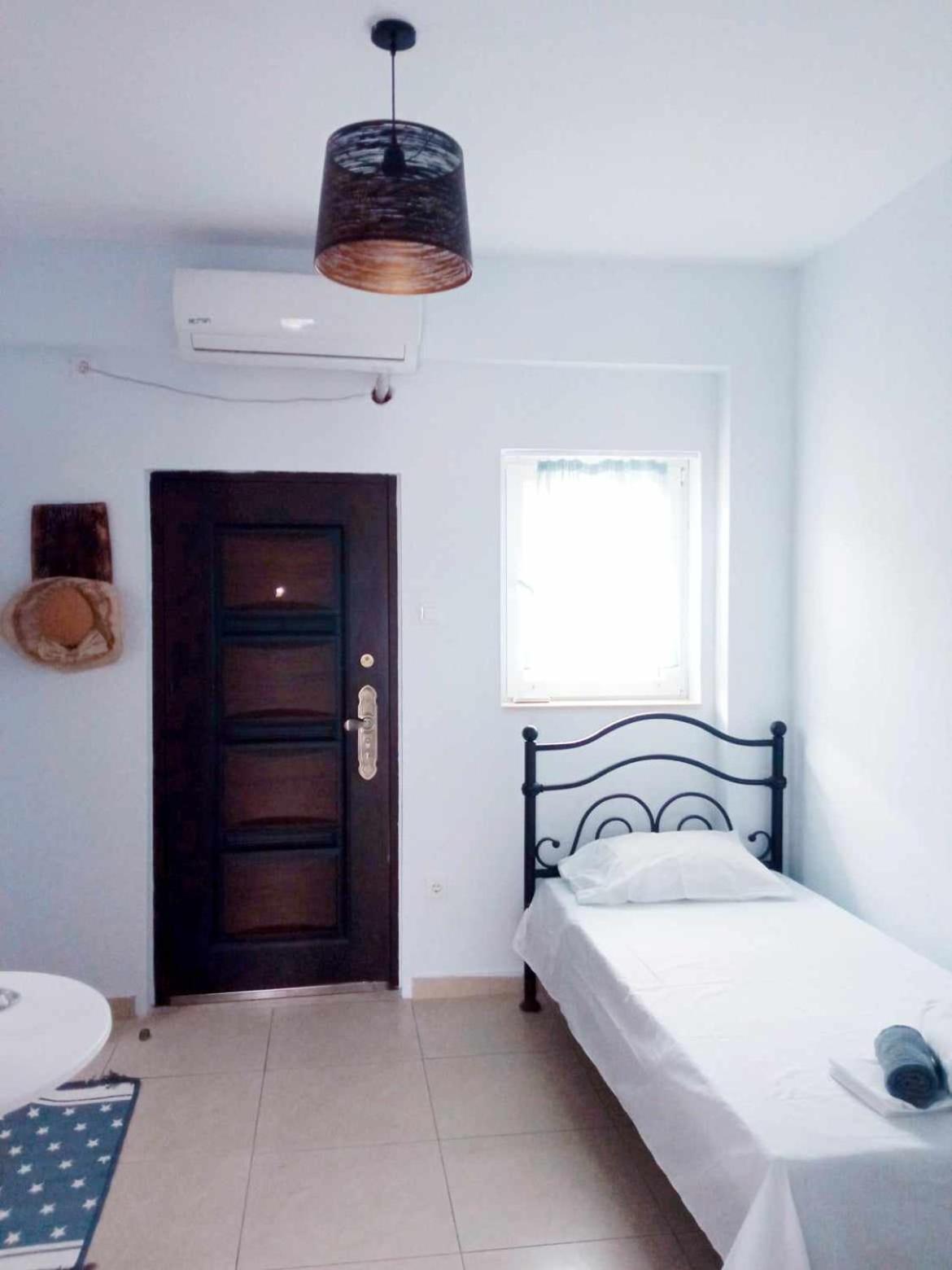 Villa Camellia Vrasná Esterno foto